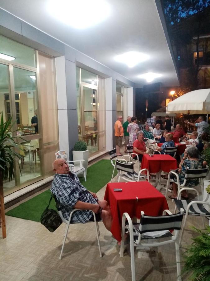 Hotel Venus Bellaria-Igea Marina Exterior foto